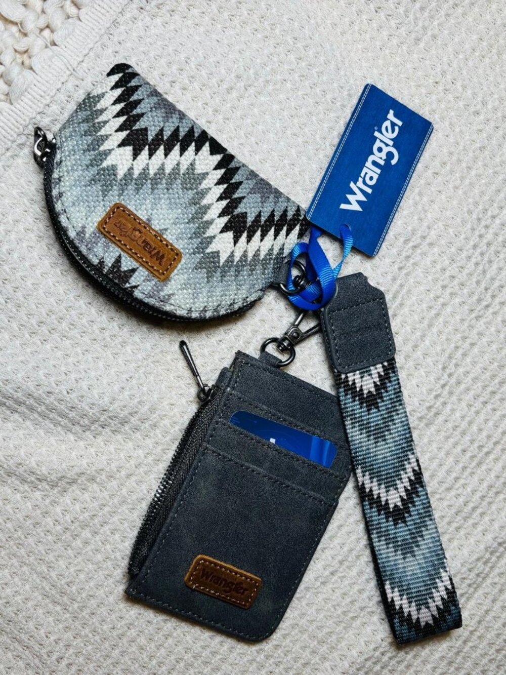 Wrangler & KAVU Southwestern Wristlet Set – Gray/Black Pattern